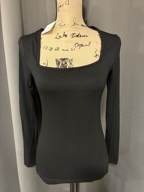 MANGOPOP Women’s Long-Sleeve Square Neck Top - Black